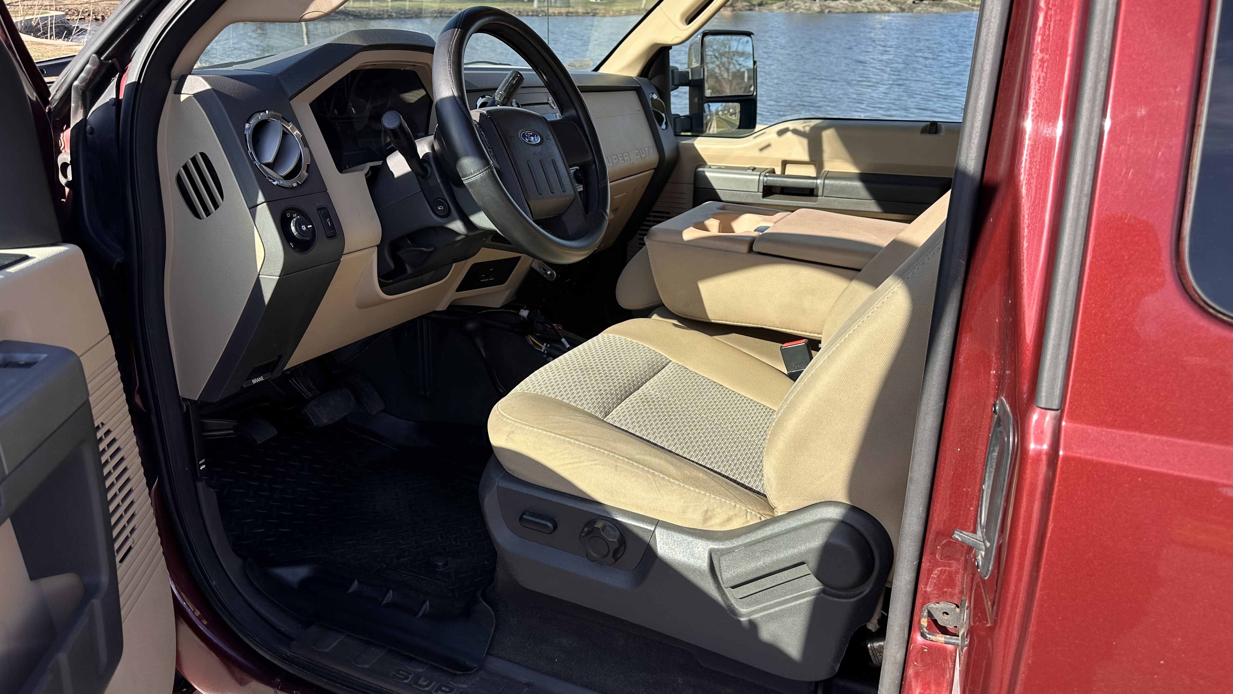 Used 2012 Ford F350 XLT w/ XLT Interior Pkg AWD/4WD image 14