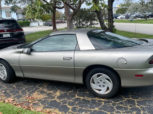 Used 2000 Chevrolet Camaro LT image 4