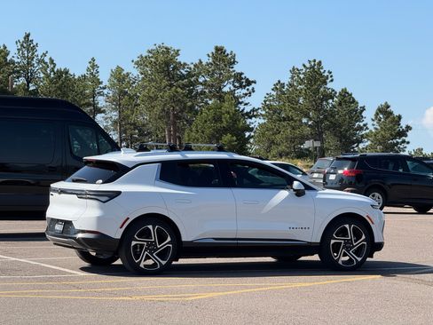 Used 2025 Chevrolet Equinox EV LT w/ Convenience Package II image 19