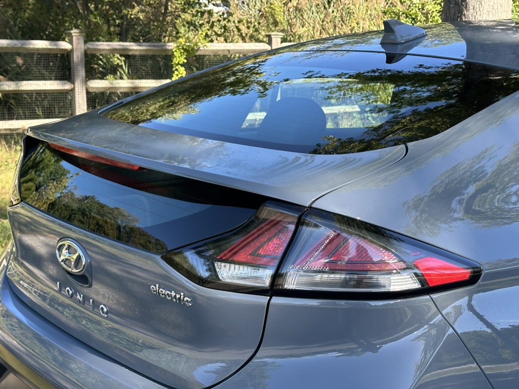 Used 2021 Hyundai Ioniq Limited FWD image 23