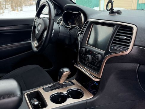 Used 2017 Jeep Grand Cherokee Laredo w/ Quick Order Package 23E image 11