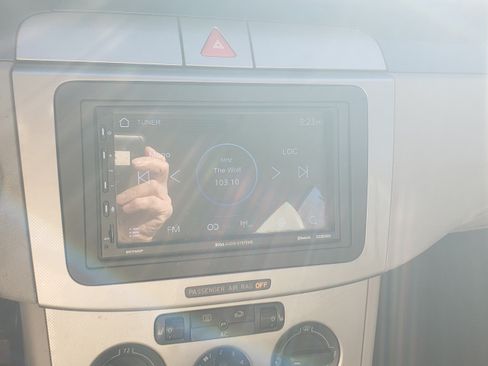 Used 2006 Volkswagen Passat 2.0T image 19