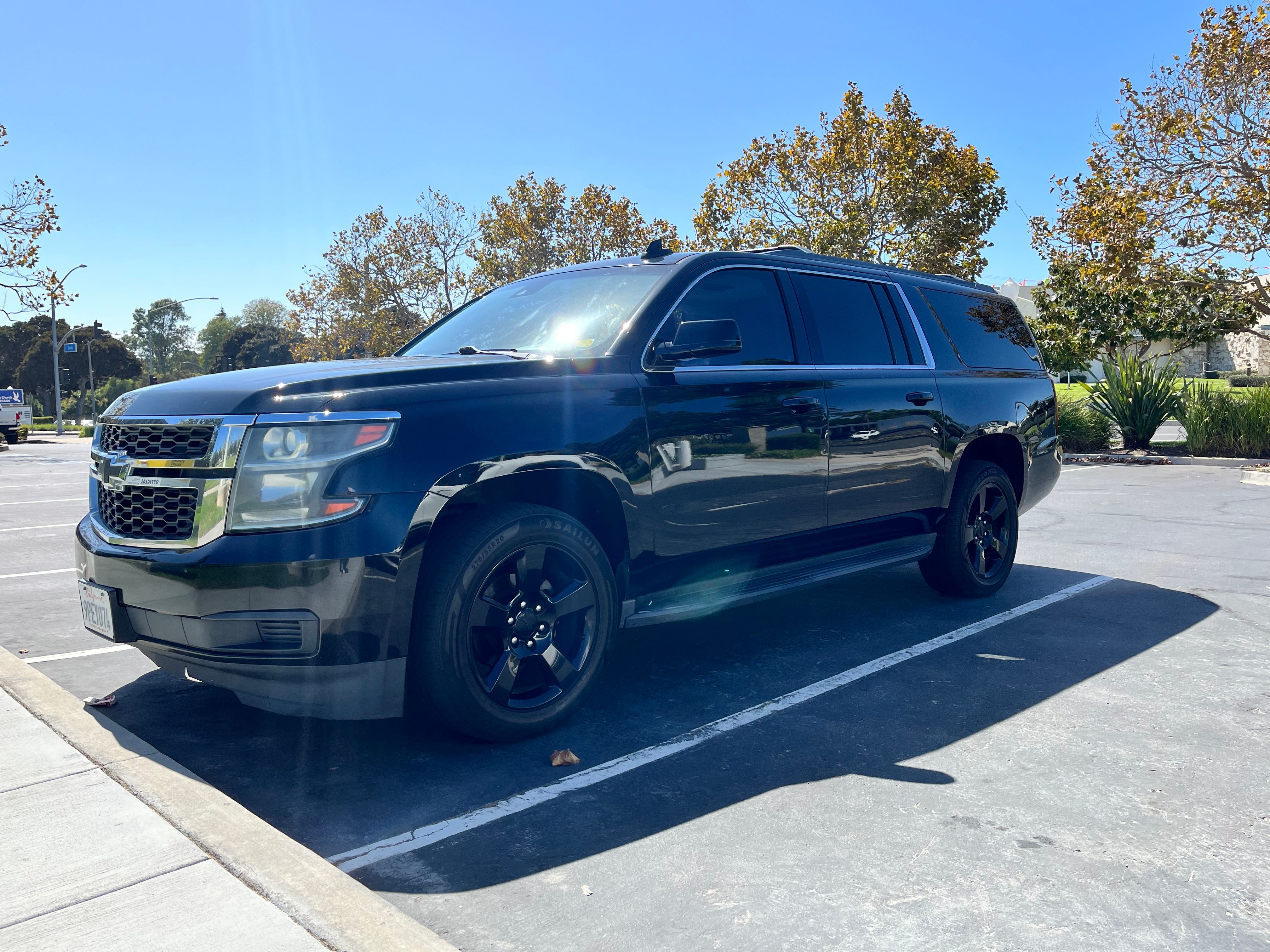Used 2018 Chevrolet Suburban LT AWD/4WD image 1