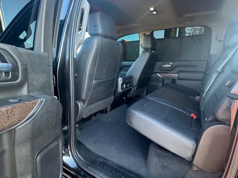 Used 2022 GMC Sierra 3500 Denali image 11