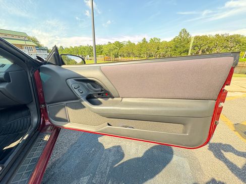 Used 1994 Chevrolet Camaro LT RWD image 11