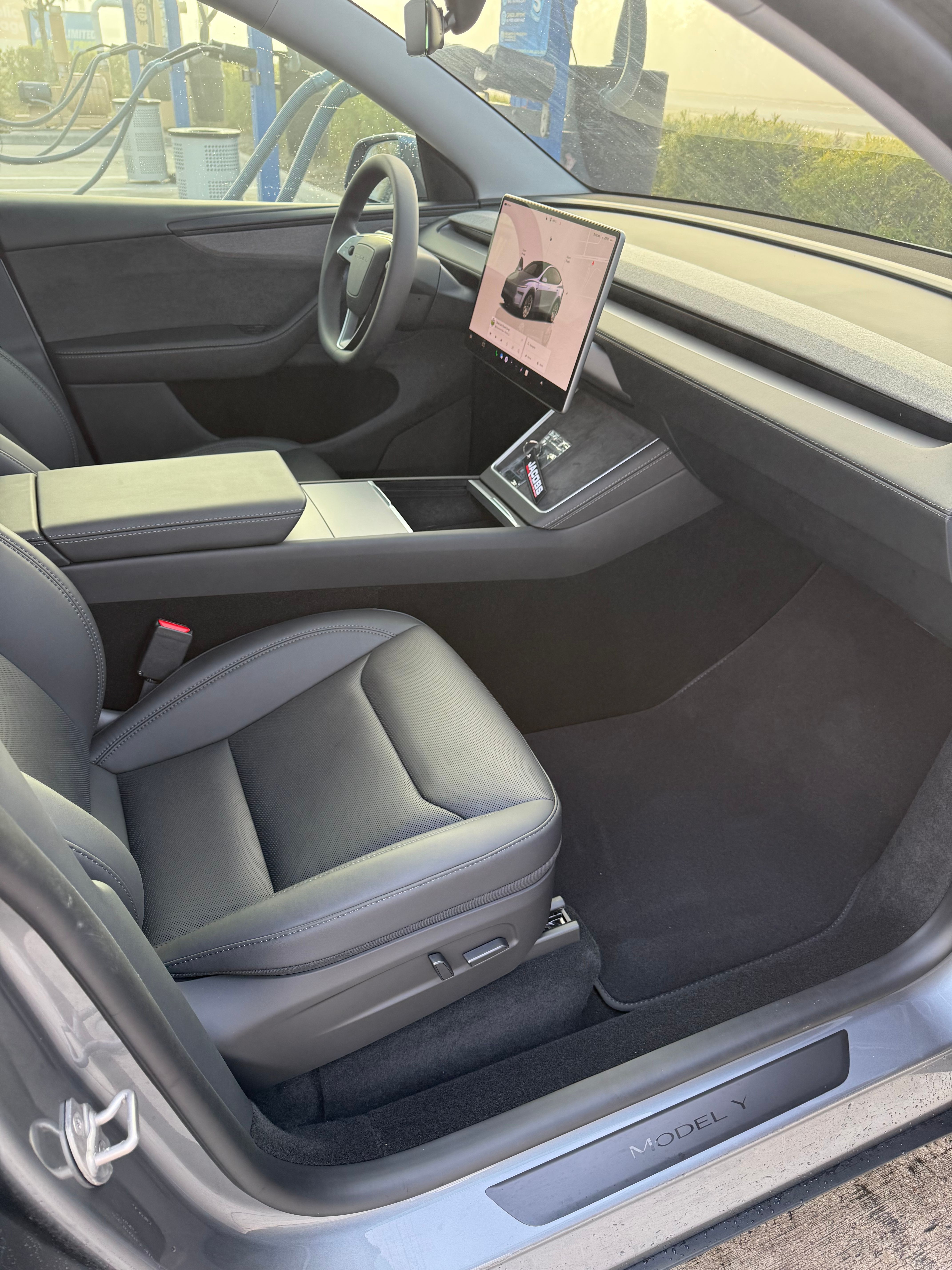 Used 2026 Tesla Model Y 2WD image 6
