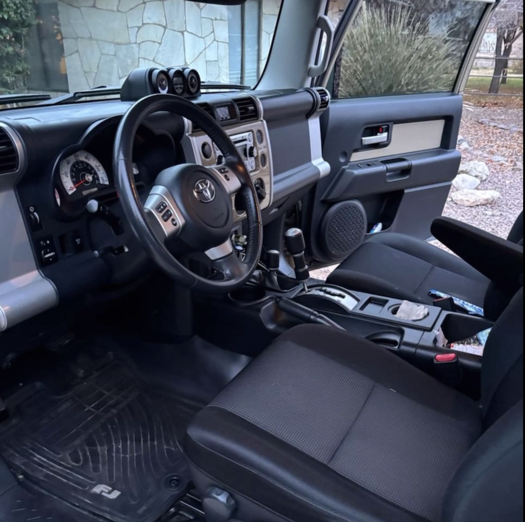 Used 2014 Toyota FJ Cruiser 4WD w/ Upgrade Package image 11