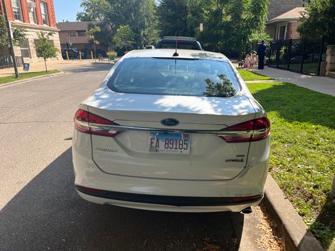 Used 2018 Ford Fusion SE image 9