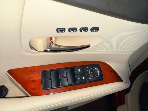 Used 2011 Lexus RX 350 AWD w/ Premium Pkg image 11