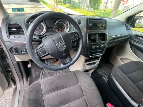Used 2016 Dodge Grand Caravan American Value Package FWD image 10
