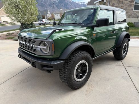 Used 2024 Ford Bronco Badlands w/ Sasquatch Package AWD/4WD image 2