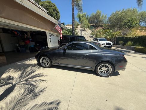 Used 2008 Lexus SC 430 Convertible RWD image 2