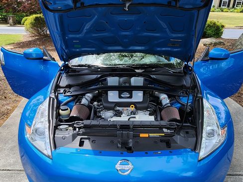 Used 2010 Nissan 370Z Touring image 18