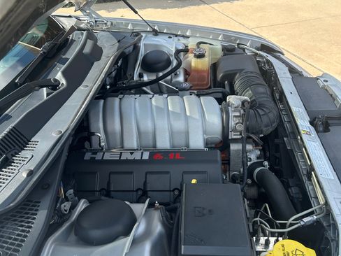 Used 2009 Chrysler 300 SRT8 w/ SRT Option Group II RWD image 11