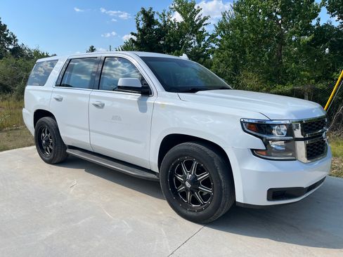 Used 2018 Chevrolet Tahoe 2WD image 1