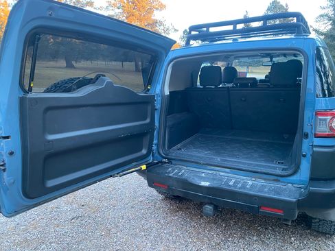 Used 2014 Toyota FJ Cruiser 4WD image 12