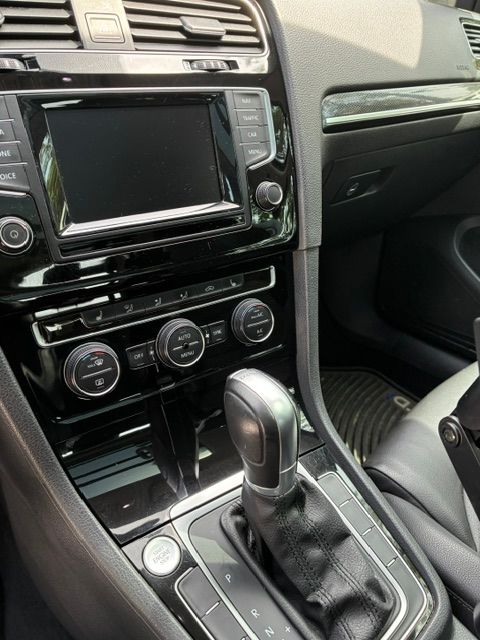 Used 2015 Volkswagen Golf TDI SEL w/ Lighting Package (SEL) FWD image 5