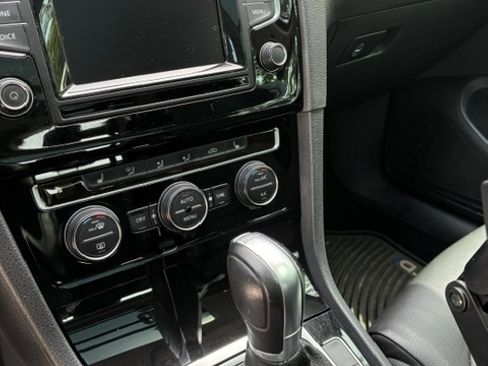 Used 2015 Volkswagen Golf TDI SEL w/ Lighting Package (SEL) FWD image 5