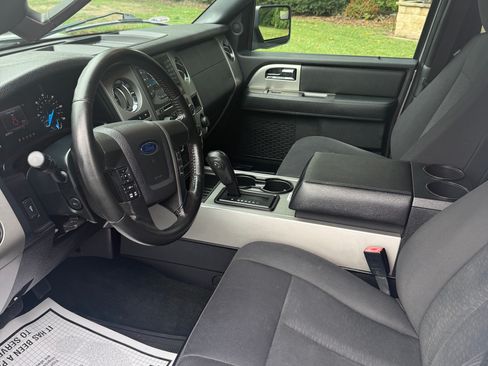 Used 2016 Ford Expedition XLT AWD/4WD image 10