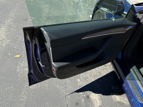 Used 2023 Tesla Model 3 Standard Range image 11