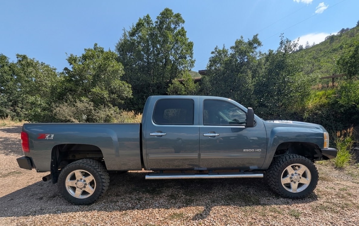 Used 2013 Chevrolet Silverado 2500 LTZ w/ LTZ Plus Package AWD/4WD image 2