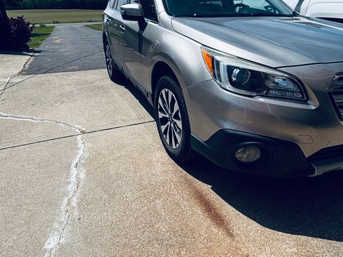 Used 2016 Subaru Outback 2.5i Limited AWD/4WD image 9