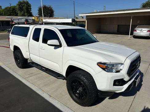 Used 2021 Toyota Tacoma SR5 RWD image 30