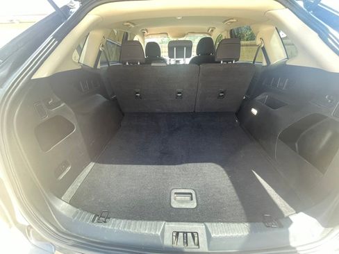 Used 2018 Ford Edge SE FWD image 11