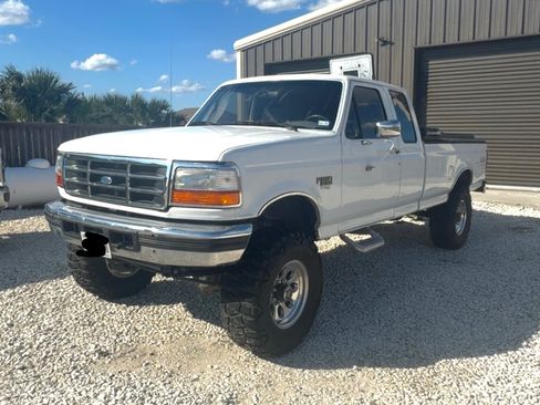 Used 1997 Ford F250 4x4 SuperCab Heavy Duty image 2
