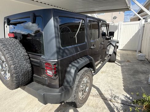 Used 2014 Jeep Wrangler Unlimited Sport w/ Connectivity Group AWD/4WD image 6