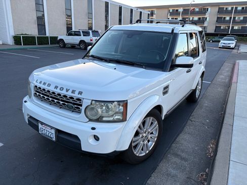 Used 2011 Land Rover LR4 HSE image 9