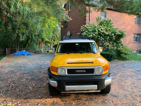 Used 2007 Toyota FJ Cruiser 4WD image 2