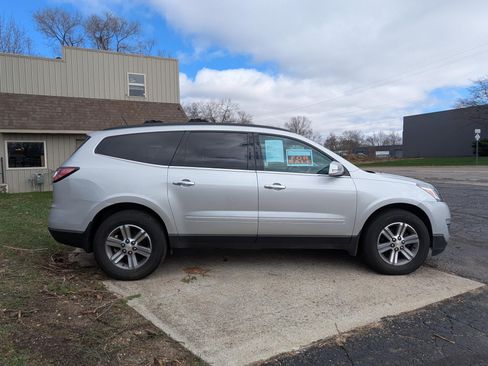 Used 2017 Chevrolet Traverse LT image 5