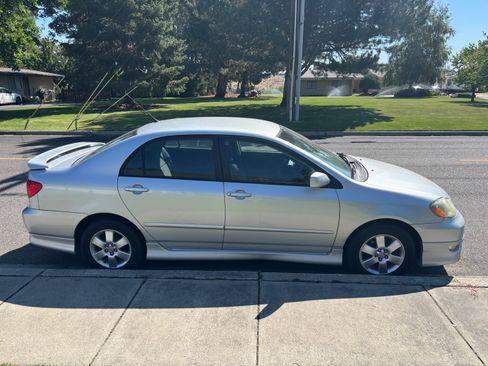 Used 2005 Toyota Corolla S w/ Extra Value Pkg 1 FWD image 2