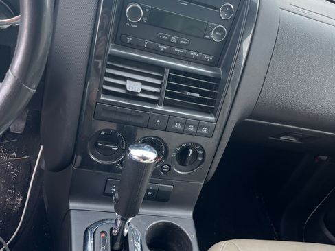 Used 2008 Ford Explorer XLT AWD/4WD image 9