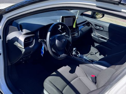 Used 2019 Toyota C-HR XLE FWD image 13