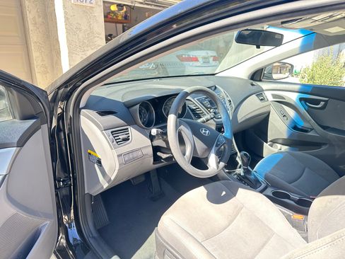 Used 2016 Hyundai Elantra SE image 9