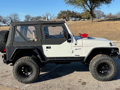 Used 1997 Jeep Wrangler Sport image 9