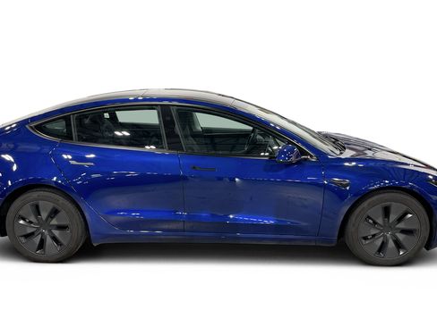 Used 2025 Tesla Model 3 Long Range AWD/4WD image 9
