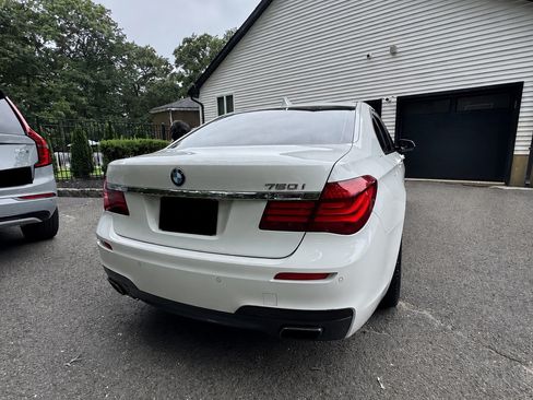 Used 2015 BMW 750i RWD image 8