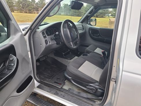 Used 2011 Ford Ranger XLT image 8