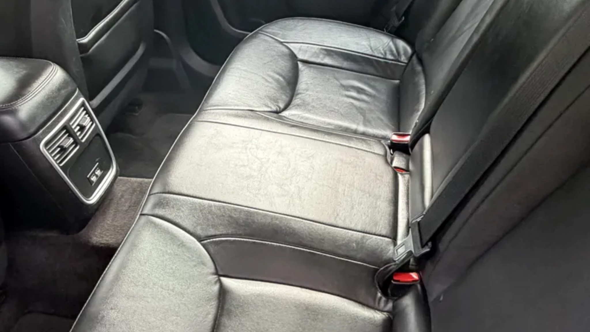 Used 2018 Chrysler 300 Touring L AWD/4WD image 8