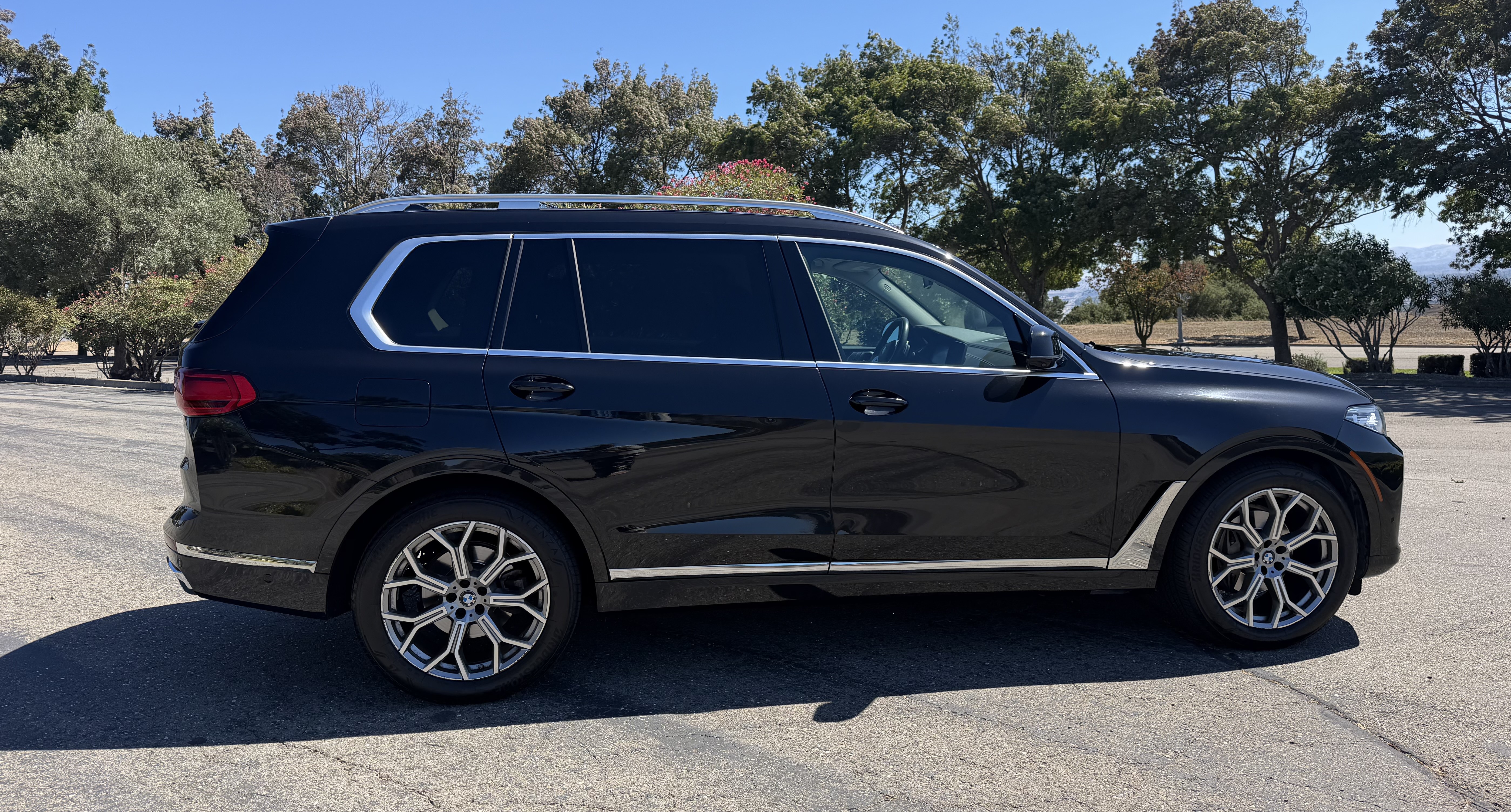 Used 2022 BMW X7 xDrive40i w/ Premium Package AWD/4WD image 4