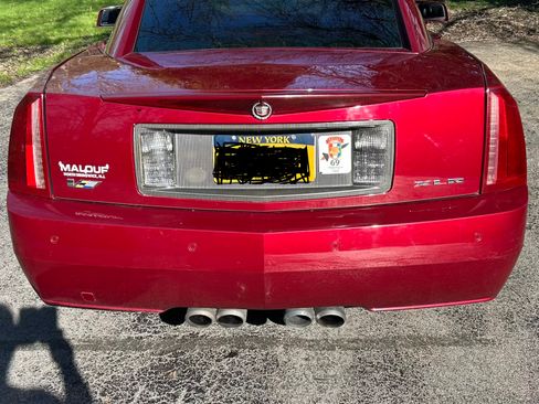 Used 2006 Cadillac XLR V RWD image 12