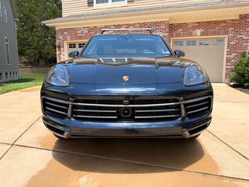Used 2019 Porsche Cayenne S AWD/4WD image 2