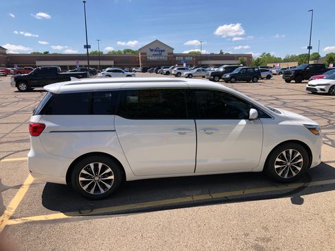 Used 2016 Kia Sedona SX FWD image 4