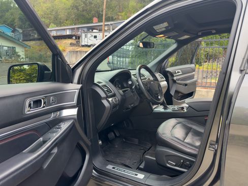 Used 2017 Ford Explorer Sport w/ Equipment Group 401A image 13