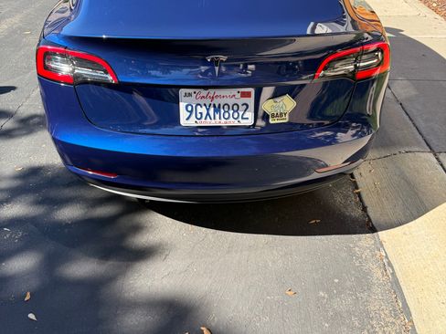 Used 2023 Tesla Model 3 Standard Range image 4