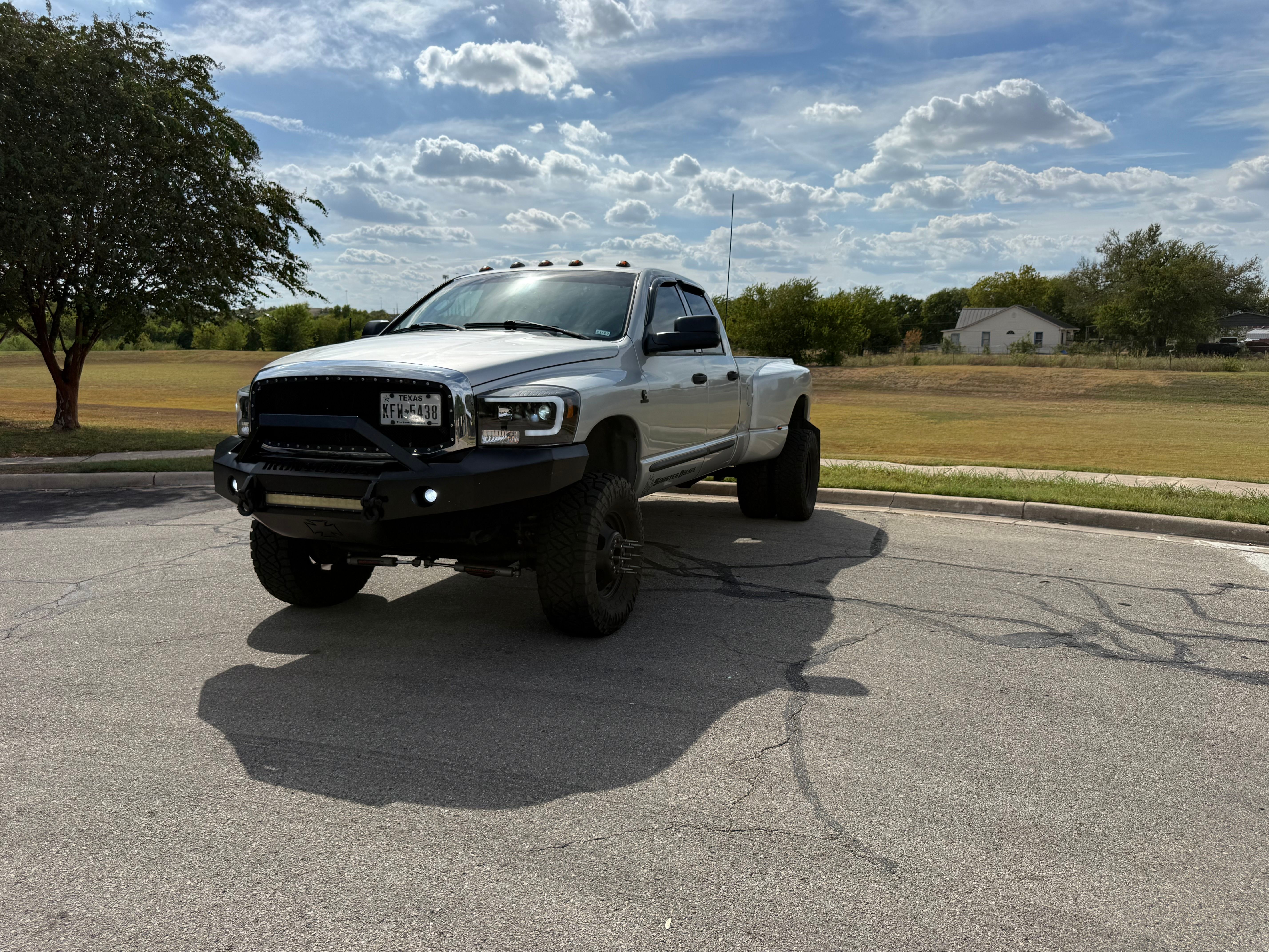 Used 2006 Dodge Ram 3500 Truck SLT AWD/4WD image 1