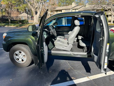 Used 2013 Toyota Tacoma 4x4 Access Cab V6 w/ TRD Off-Road Pkg image 22